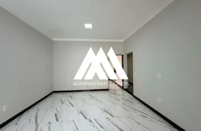 Vendo Casa Residencial com 03 Quartos e 03 vagas de garagem, no Piedade - Itaúna/Mg!!