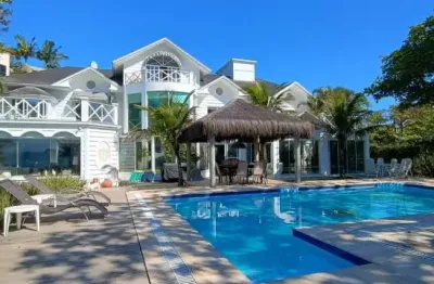 Casa à venda com 5 suítes em jurerê, florianópolis – código 3147   mansão pé na areia em estilo new england