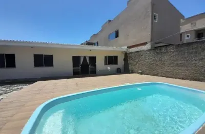 Casa com 02 dormitórios e piscina bairro serraria são josé sc