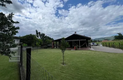 Chalé de Madeira Nobre em Terreno Amplo  Vila Santana | Santo Amaro da Imperatriz