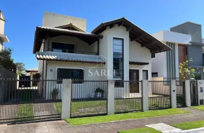 Casa, com 5 dormitórios, sendo 4 suítes, de 272 m² São João do Rio Vermelho - Florianópolis