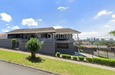 Excelente Oportunidade: Casa Residencial ou Comercial para venda em Curitiba