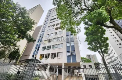 Apartamento totalmente reformado com 3 dormitórios para venda.