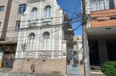 Apartamento com 1 quarto  para alugar, 40.00 m2 por R$1790.00  - Sao Francisco - Curitiba/PR