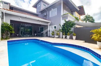 Casa sobrado à venda , 4 quarto(s),  sendo 4 suíte(s)  no bairro jardim imperador, 50 metros da praia, peruíbe-sp