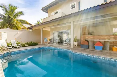 Casa sobrado à venda com piscina, 4 quarto(s),  sendo 2 suíte(s)  no bairro são josé, 100 metros da praia, peruíbe-sp