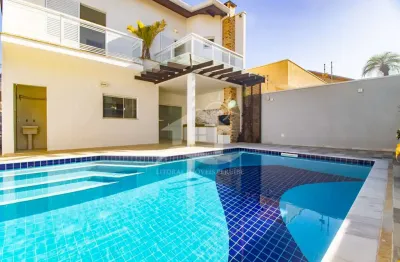 Casa sobrado à venda , 4 quarto(s),  sendo 4 suíte(s)  no bairro jardim casa blanca, 90 metros da praia, peruíbe-sp