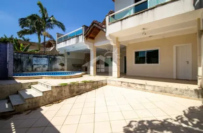 Casa sobrado à venda , 6 quarto(s),  sendo 6 suíte(s)  no bairro jardim imperador, 50 metros da praia, peruíbe-sp