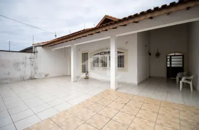 Casa térrea com edícula à venda , 3 quarto(s),  sendo 1 suíte(s)  no bairro jardim barra de jangadas, 600 metros da praia, peruíbe-sp