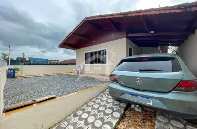 Casa térrea à venda , 2 quarto(s),  sendo 1 suíte(s)  no bairro jardim são joão, 1200 metros da praia, peruíbe-sp