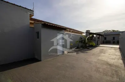 Casa térrea à venda , 3 quarto(s),  sendo 1 suíte(s)  no bairro vila romar, 1500 metros da praia, peruíbe-sp