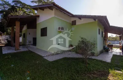 Casa térrea com piscina à venda com piscina, 4 quarto(s),  sendo 2 suíte(s)  no bairro estância são marcos, 7 metros da praia, peruíbe-sp