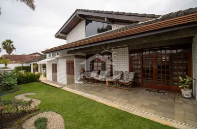 Casa mezanino à venda , 4 quarto(s),  sendo 4 suíte(s)  no bairro parque turistico, 700 metros da praia, peruíbe-sp