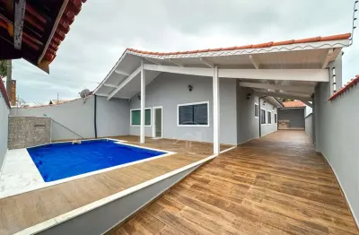 Casa térrea com piscina à venda , 4 quarto(s),  sendo 4 suíte(s)  no bairro ribamar, 700 metros da praia, peruíbe-sp