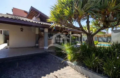 Casa sobrado parte superior à venda , 5 quarto(s),  sendo 5 suíte(s)  no bairro oasis, 800 metros da praia, peruíbe-sp