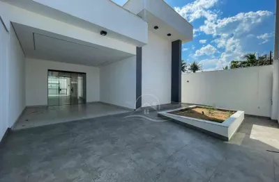 Casa térrea à venda com piscina, 3 quarto(s),  sendo 2 suíte(s)  no bairro jardim icaraiba, 50 metros da praia, peruíbe-sp