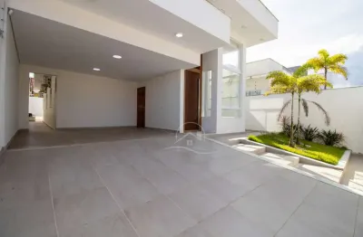 Casa sobrado à venda com piscina, 3 quarto(s),  sendo 2 suíte(s)  no bairro jardim icaraiba, 100 metros da praia, peruíbe-sp