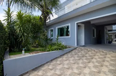 Casa sobrado à venda , 3 quarto(s),  sendo 2 suíte(s)  no bairro três marias, 200 metros da praia, peruíbe-sp