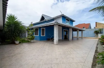 Casa mezanino à venda , 4 quarto(s),  sendo 1 suíte(s)  no bairro são josé, 600 metros da praia, peruíbe-sp