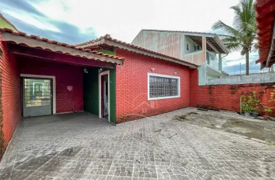Casa térrea com edícula à venda , 3 quarto(s),  sendo 1 suíte(s)  no bairro jardim peruíbe, 1800 metros da praia, peruíbe-sp