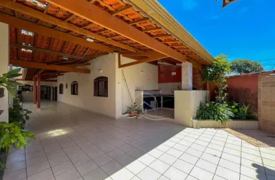 Casa sobrado à venda , 5 quarto(s),  sendo 0 suíte(s)  no bairro vila romar, 1800 metros da praia, peruíbe-sp