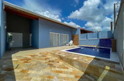 Casa térrea com piscina à venda com piscina, 4 quarto(s),  sendo 2 suíte(s)  no bairro oasis, 250 metros da praia, peruíbe-sp
