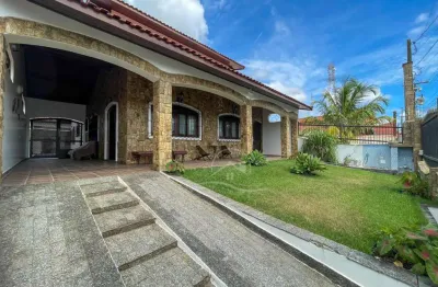 Casa sobrado à venda com piscina, 4 quarto(s),  sendo 4 suíte(s)  no bairro stella maris, 250 metros da praia, peruíbe-sp