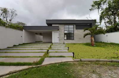Casa térrea à venda com piscina, 3 quarto(s),  sendo 3 suíte(s)  no bairro jardim são luis, 2000 metros da praia, peruíbe-sp