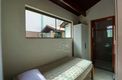 Casa sobrado à venda , 4 quarto(s),  sendo 2 suíte(s)  no bairro sambura, 2 metros da praia, peruíbe-sp