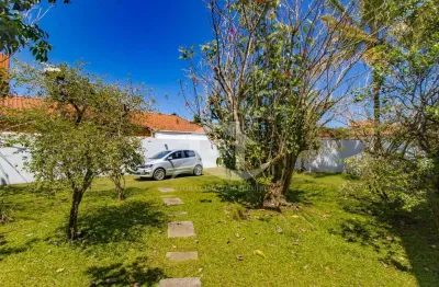 Casa assobradada à venda com piscina, 4 quarto(s),  sendo 1 suíte(s)  no bairro turístico, 50 metros da praia, peruíbe-sp