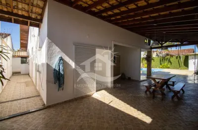 Casa térrea com piscina à venda , 5 quarto(s),  sendo 3 suíte(s)  no bairro stella maris, 700 metros da praia, peruíbe-sp