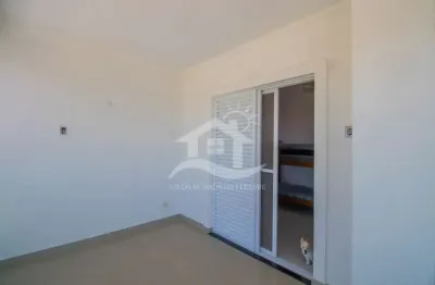 Casa sobrado à venda com piscina, 4 quarto(s),  sendo 2 suíte(s)  no bairro flórida, 2 metros da praia, peruíbe-sp