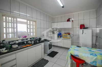 Casa térrea à venda com piscina, 5 quarto(s),  sendo 3 suíte(s)  no bairro continental, 0 metros da praia, peruíbe-são paulo