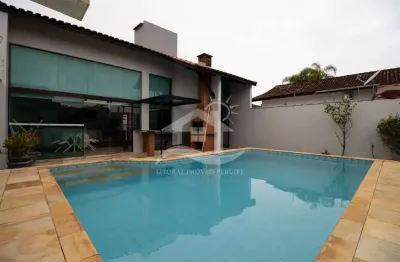 Casa térrea à venda com piscina, 5 quarto(s),  sendo 3 suíte(s)  no bairro oasis, 200 metros da praia, peruíbe-sp