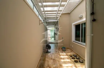 Casa sobrado à venda com piscina, 3 quarto(s),  sendo 3 suíte(s)  no bairro são josé, 200 metros da praia, peruíbe-sp