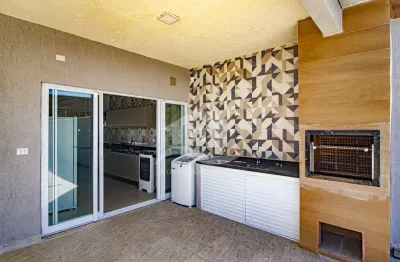 Casa sobrado à venda com piscina, 4 quarto(s),  sendo 2 suíte(s)  no bairro maria helena novaes, 100 metros da praia, peruíbe-sp