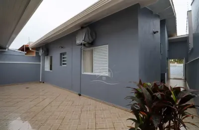 Casa térrea à venda , 3 quarto(s),  sendo 1 suíte(s)  no bairro três marias, 700 metros da praia, peruíbe-sp