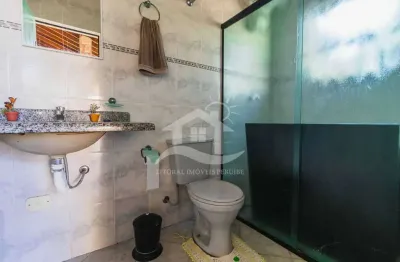 Casa térrea à venda com piscina, 3 quarto(s),  sendo 2 suíte(s)  no bairro jardim márcia, 600 metros da praia, peruíbe-sp