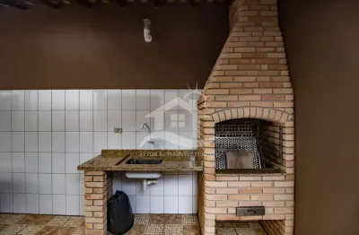 Casa com mezanino à venda com piscina, 4 quarto(s),  sendo 2 suíte(s)  no bairro arpoador, 300 metros da praia, peruíbe-sp