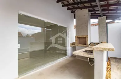 Casa térrea à venda com piscina, 3 quarto(s),  sendo 1 suíte(s)  no bairro oasis, 150 metros da praia, peruíbe-sp