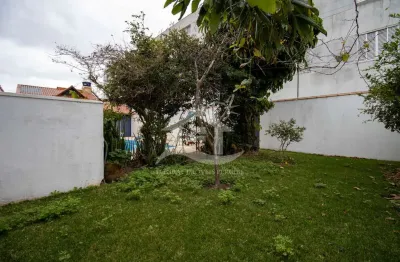 Casa térrea com piscina à venda com piscina, 3 quarto(s),  sendo 2 suíte(s)  no bairro centro, 450 metros da praia, peruíbe-sp