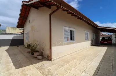 Casa térrea à venda com piscina, 3 quarto(s),  sendo 1 suíte(s)  no bairro cidade nova peruíbe, 800 metros da praia, peruíbe-sp