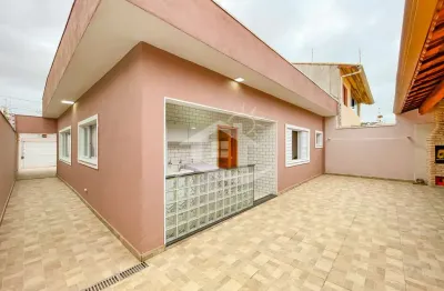 Casa térrea à venda , 3 quarto(s),  sendo 2 suíte(s)  no bairro três marias, 300 metros da praia, peruíbe-sp