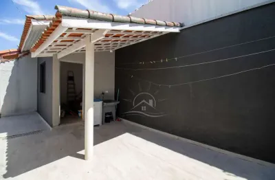 Casa térrea à venda com piscina, 3 quarto(s),  sendo 2 suíte(s)  no bairro oasis, 180 metros da praia, peruíbe-sp