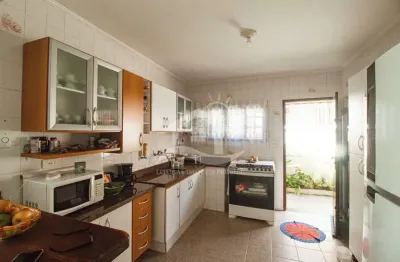 Casa térrea com edícula à venda , 3 quarto(s),  sendo 1 suíte(s)  no bairro são joão batista, 600 metros da praia, peruíbe-sp