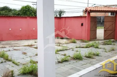 Casa térrea à venda , 4 quarto(s),  sendo 4 suíte(s)  no bairro maria helena novaes, 600 metros da praia, peruíbe-sp