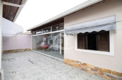 Casa térrea com edícula à venda , 3 quarto(s),  sendo 1 suíte(s)  no bairro jardim barra de jangadas, 800 metros da praia, peruíbe-sp