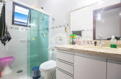 Casa térrea com piscina à venda , 3 quarto(s),  sendo 2 suíte(s)  no bairro park daville, 1500 metros da praia, peruíbe-sp