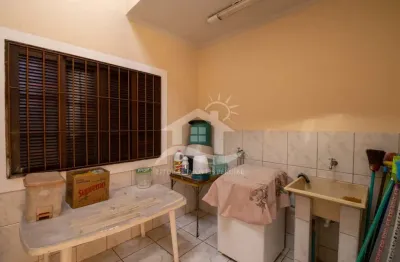 Casa térrea à venda , 3 quarto(s),   no bairro pampas, 300 metros da praia, peruíbe-sp