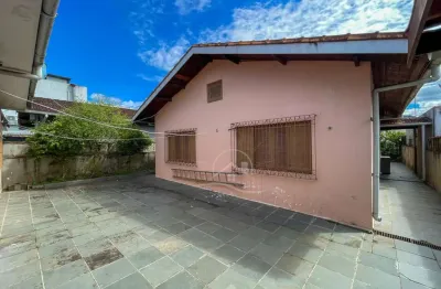 Casa térrea à venda , 3 quarto(s),  sendo 1 suíte(s)  no bairro ribamar, 500 metros da praia, peruíbe-sp